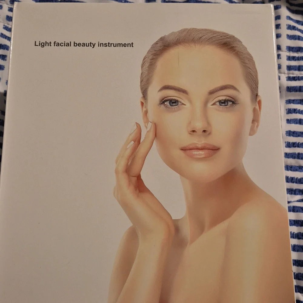 LED Facial Mask - Picture 3 of 4